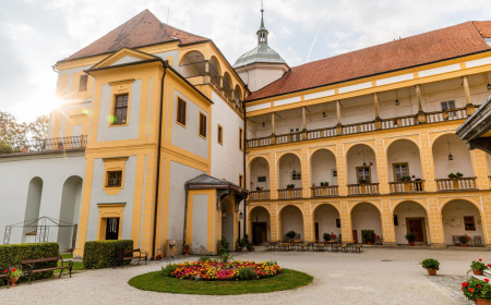 nádvoří zámku - foto: Daniel Schulz nádvoří zámku - foto: Daniel Schulz